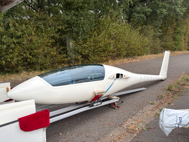 Fuselage sur la rampe de la remorque
